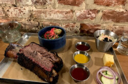 Holy Smoke : Texas BBQ & Bourbon bar